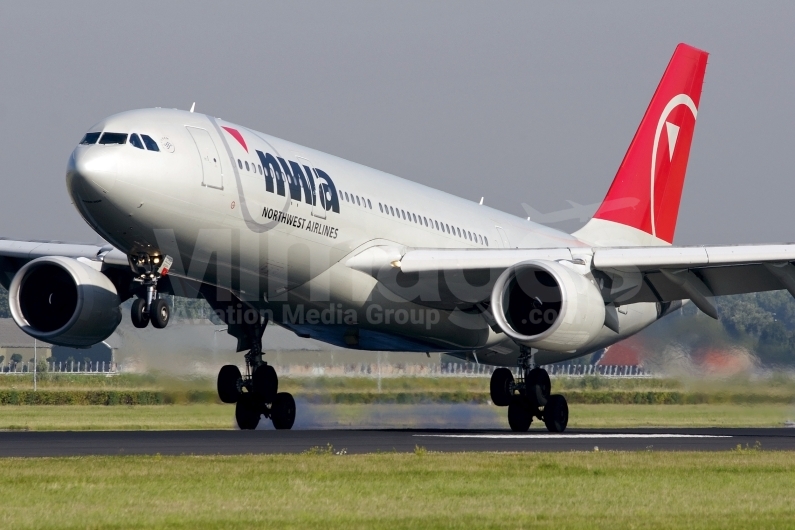 Northwest Airlines Airbus A330-223 N855NW