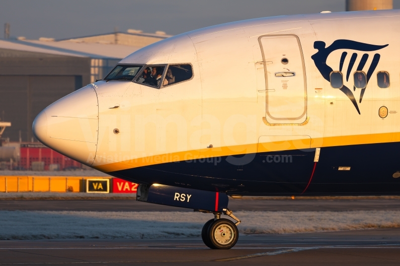 Buzz Boeing 737-8AS(WL) SP-RSY