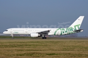 Mint Airways Boeing 757-28A EC-LBC